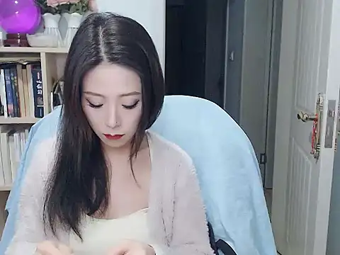 Snapshot of SuSushi728 chatting on 01-10-26, 03:40 SuSushi728 online show from 01-10-26, 03:40