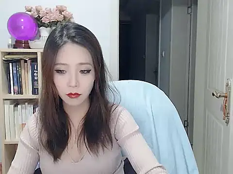 Snapshot of SuSushi728 chatting on 12-03-25, 03:22 SuSushi728 online show from 12-03-25, 03:22