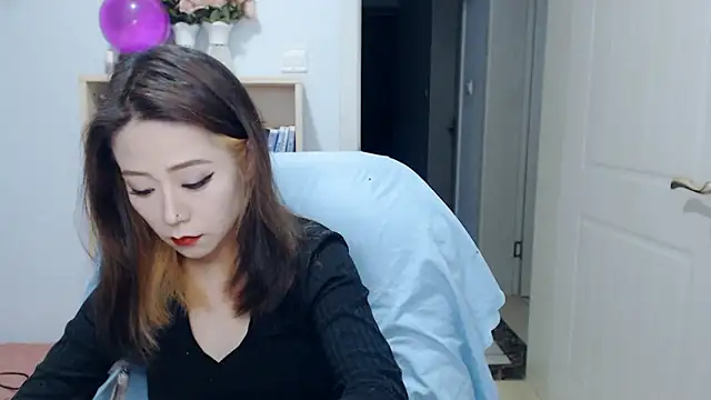Snapshot of SuSushi728 chatting on 04-27-26, 02:37 SuSushi728 online show from 04-27-26, 02:37