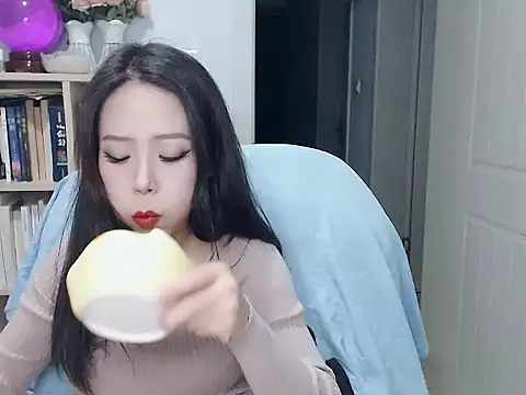 Snapshot of SuSushi728 chatting on 01-09-26, 03:30 SuSushi728 online show from 01-09-26, 03:30