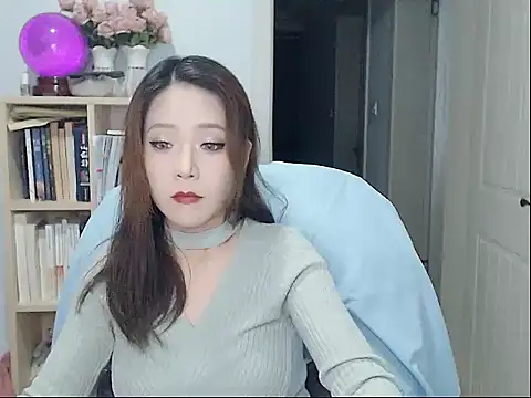 Snapshot of SuSushi728 chatting on 11-07-25, 03:27 SuSushi728 online show from 11-07-25, 03:27