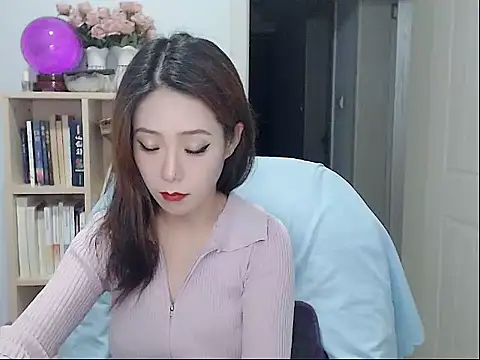 Snapshot of SuSushi728 chatting on 10-26-25, 04:51 SuSushi728 online show from 10-26-25, 04:51