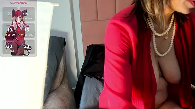 Snapshot of JennieRosse chatting on 05-20-26, 12:35 JennieRosse online show from 05-20-26, 12:35