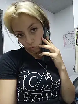 Snapshot of Tefannyy_ chatting on 05-13-26, 10:50 Tefannyy online show from 05-13-26, 10:50