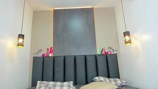 Snapshot of ChanelAdamss_ chatting on 12-15-25, 08:03 ChanelAdamss online show from 12-15-25, 08:03