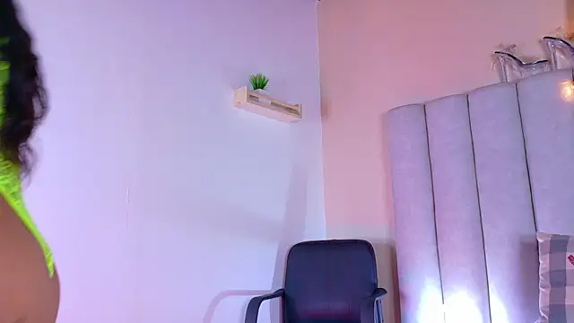 Snapshot of ChanelAdamss_ chatting on 10-04-25, 02:57 ChanelAdamss online show from 10-04-25, 02:57