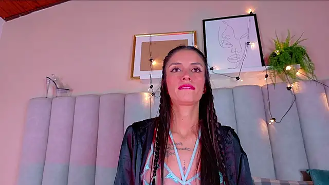 Snapshot of ChanelAdamss_ chatting on 10-22-25, 02:55 ChanelAdamss online show from 10-22-25, 02:55