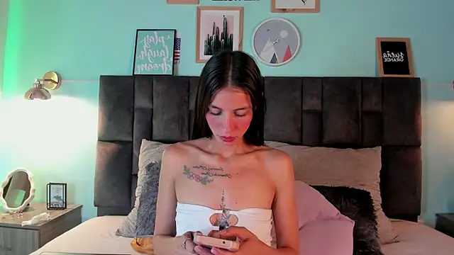 Snapshot of ChanelAdamss_ chatting on 03-06-25, 03:13 ChanelAdamss online show from 03-06-25, 03:13