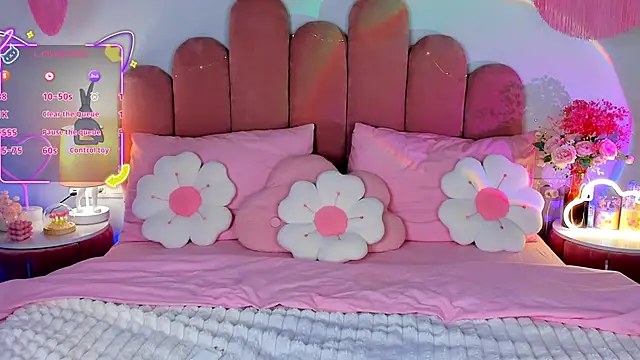 GiaCale online show from 11-18-25, 02:53