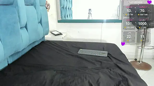 Snapshot of mia__fernandez chatting on 03-10-25, 07:18 mia fernandez online show from 03-10-25, 07:18