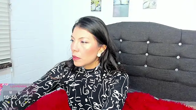 Snapshot of Selenakyle92_ chatting on 07-17-26, 09:23 Selenakyle92 online show from 07-17-26, 09:23