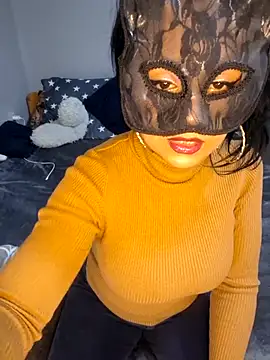 Snapshot of Barby8787 chatting on 10-31-25, 08:33 Barby8787 online show from 10-31-25, 08:33