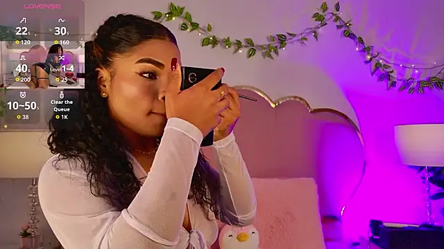 NahiaraReina online show from 02-26-26, 01:44