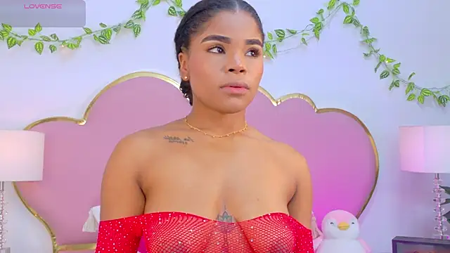 NahiaraReina online show from 12-03-25, 01:54