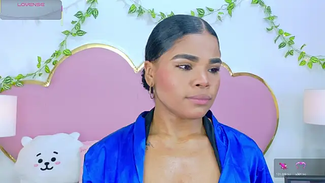 NahiaraReina online show from 11-15-25, 01:15