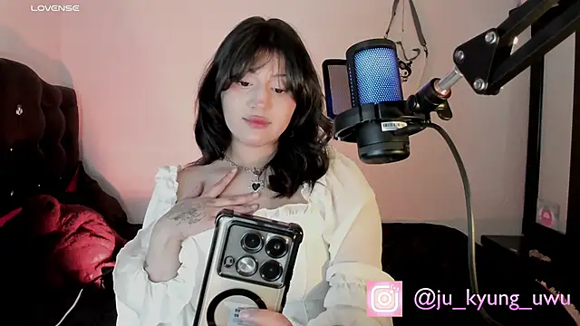 Ju Kyung online show from 02-28-25, 07:48