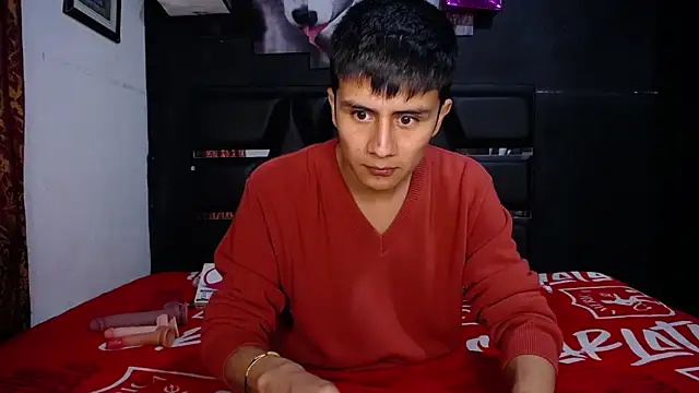 Snapshot of The__Rodriguez chatting on 01-20-25, 01:28 The  Rodriguez online show from 01-20-25, 01:28