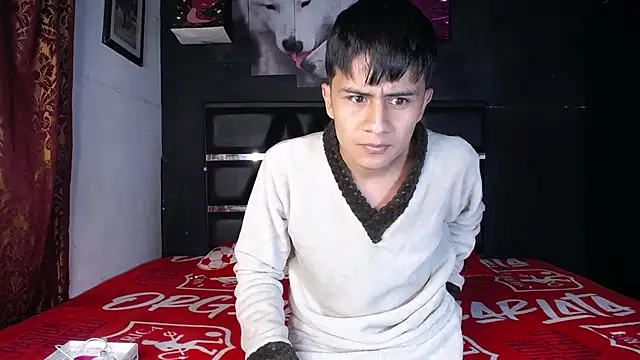 Snapshot of The__Rodriguez chatting on 03-06-25, 01:37 The  Rodriguez online show from 03-06-25, 01:37