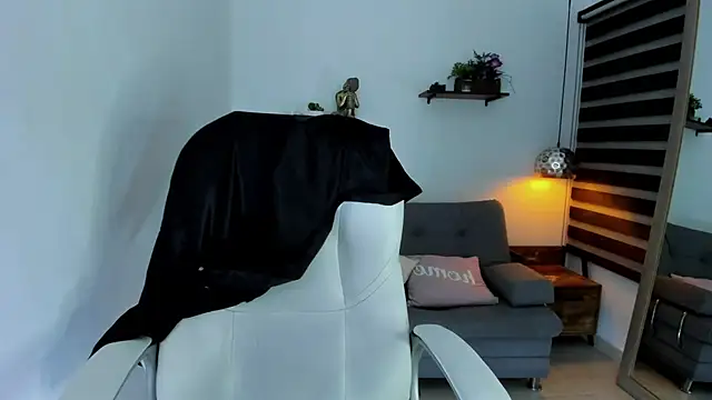 yenny garcia online show from 09-19-25, 06:23