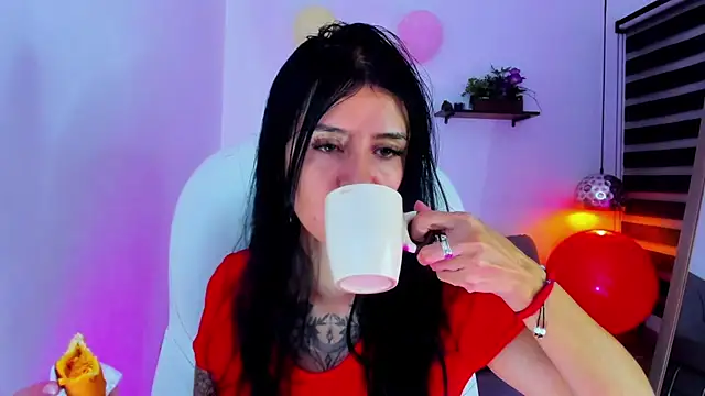 yenny garcia online show from 10-31-25, 01:30