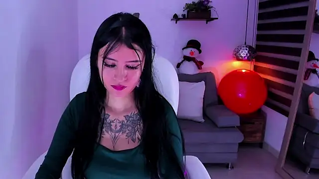 yenny garcia online show from 11-27-25, 05:13