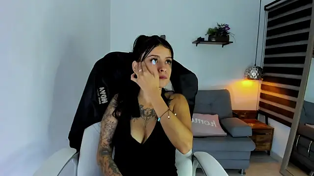 yenny garcia online show from 09-20-25, 05:40