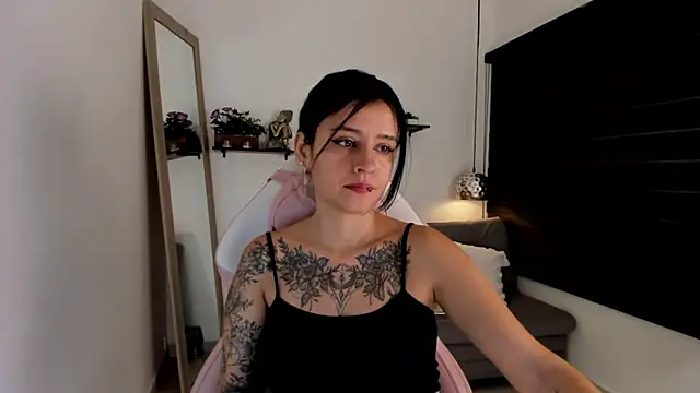 yenny garcia online show from 07-16-26, 03:42