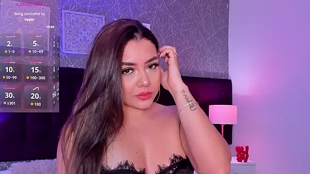 Snapshot of Emma_JJones chatting on 06-18-26, 12:43 Emma JJones online show from 06-18-26, 12:43