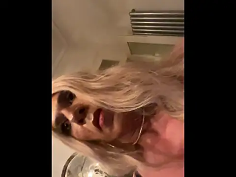 francaFerrariRoma online show from 05-10-26, 12:47