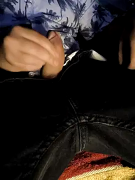 Snapshot of Sylvain167 chatting on 04-05-26, 10:38 Sylvain167 online show from 04-05-26, 10:38