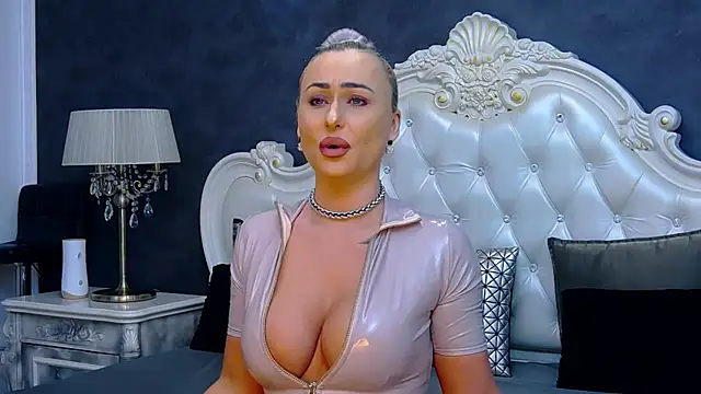 Ema Boom online show from 01-17-25, 06:26