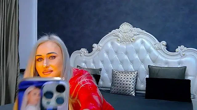 Ema Boom online show from 12-24-24, 04:55