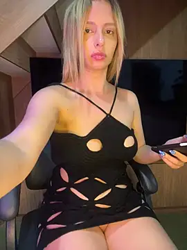 Snapshot of Bellahcha chatting on 07-18-26, 02:20 Bellahcha online show from 07-18-26, 02:20