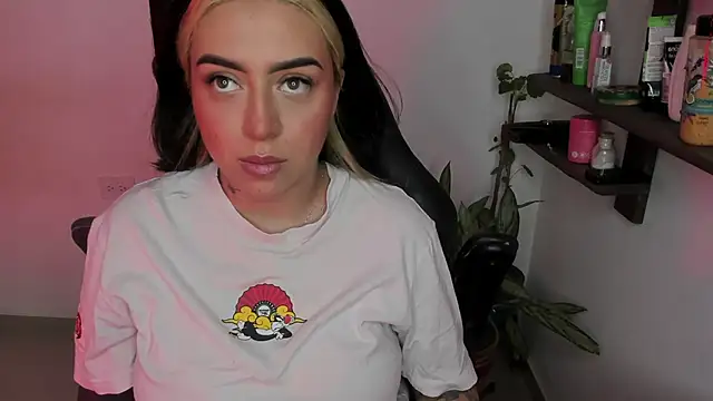 AnnikaMerliahh  online show from 12-20-25, 01:25