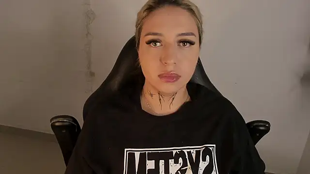 AnnikaMerliahh  online show from 02-24-26, 12:39