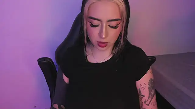 AnnikaMerliahh  online show from 11-13-25, 03:32