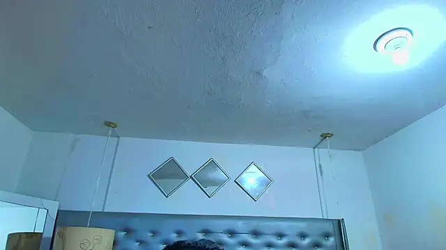 EileenBenzon online show from 03-09-26, 04:10