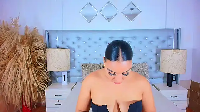 EileenBenzon online show from 11-27-25, 03:56