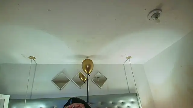 EileenBenzon online show from 04-07-26, 02:08