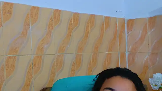 Snapshot of EileenBenzon chatting on 05-14-26, 02:03 EileenBenzon online show from 05-14-26, 02:03