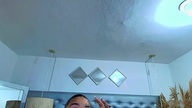 EileenBenzon online show from 02-12-26, 01:22