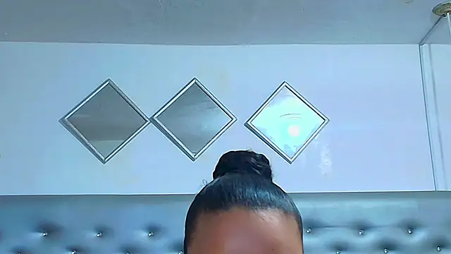 EileenBenzon online show from 11-06-25, 02:43