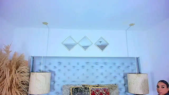 EileenBenzon online show from 11-12-25, 05:11