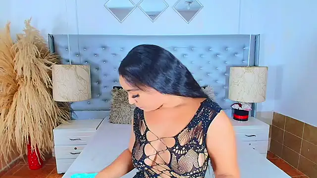 Snapshot of EileenBenzon chatting on 09-17-25, 03:08 EileenBenzon online show from 09-17-25, 03:08