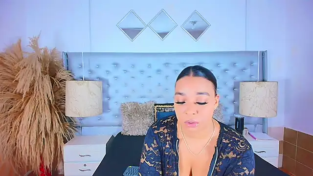 EileenBenzon online show from 10-29-25, 04:55