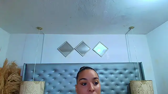 EileenBenzon online show from 12-02-25, 05:14