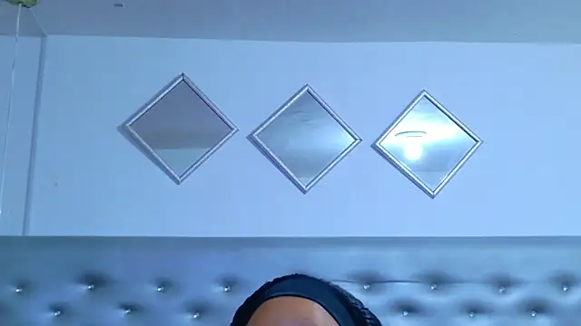 Snapshot of EileenBenzon chatting on 05-20-26, 02:47 EileenBenzon online show from 05-20-26, 02:47