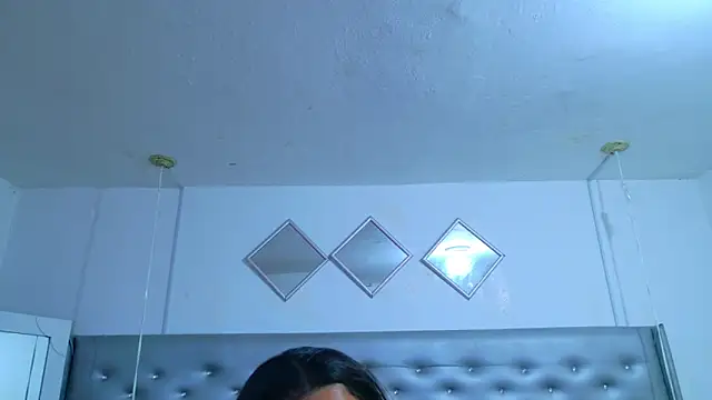 Snapshot of EileenBenzon chatting on 04-27-26, 01:42 EileenBenzon online show from 04-27-26, 01:42