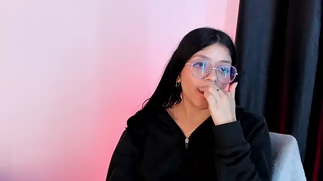 Snapshot of lana_dol chatting on 03-17-25, 03:29 lana dol online show from 03-17-25, 03:29