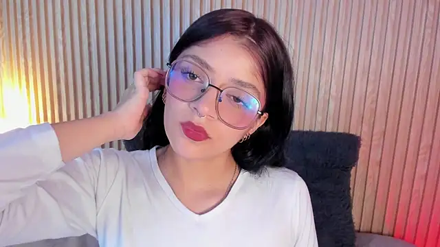 Snapshot of lana_dol chatting on 10-18-25, 02:19 lana dol online show from 10-18-25, 02:19